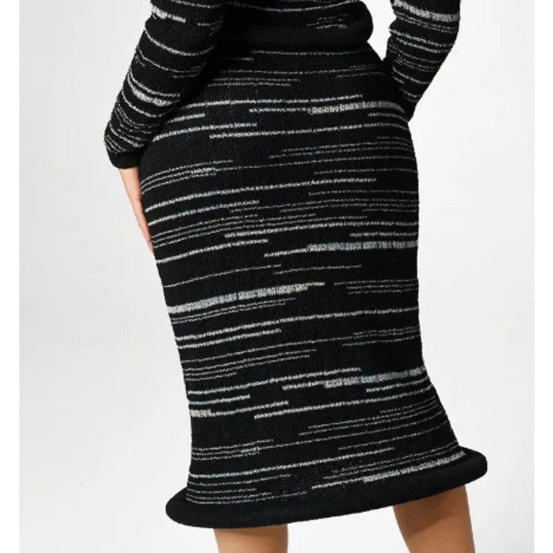 Bella Barnett Black skirt with hoop at bottom | Size Large