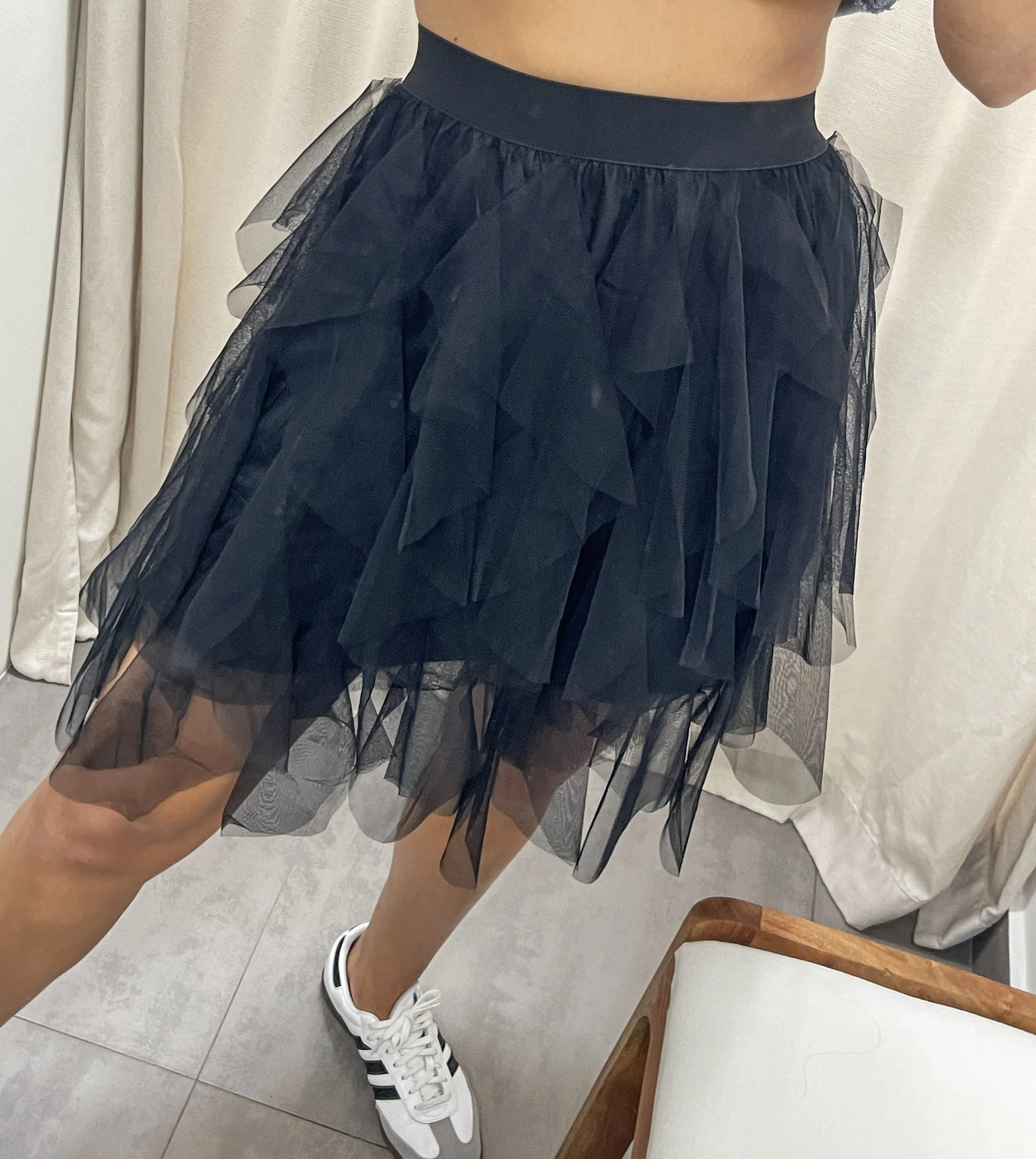 BLACK TULLE SHORT SKIRT