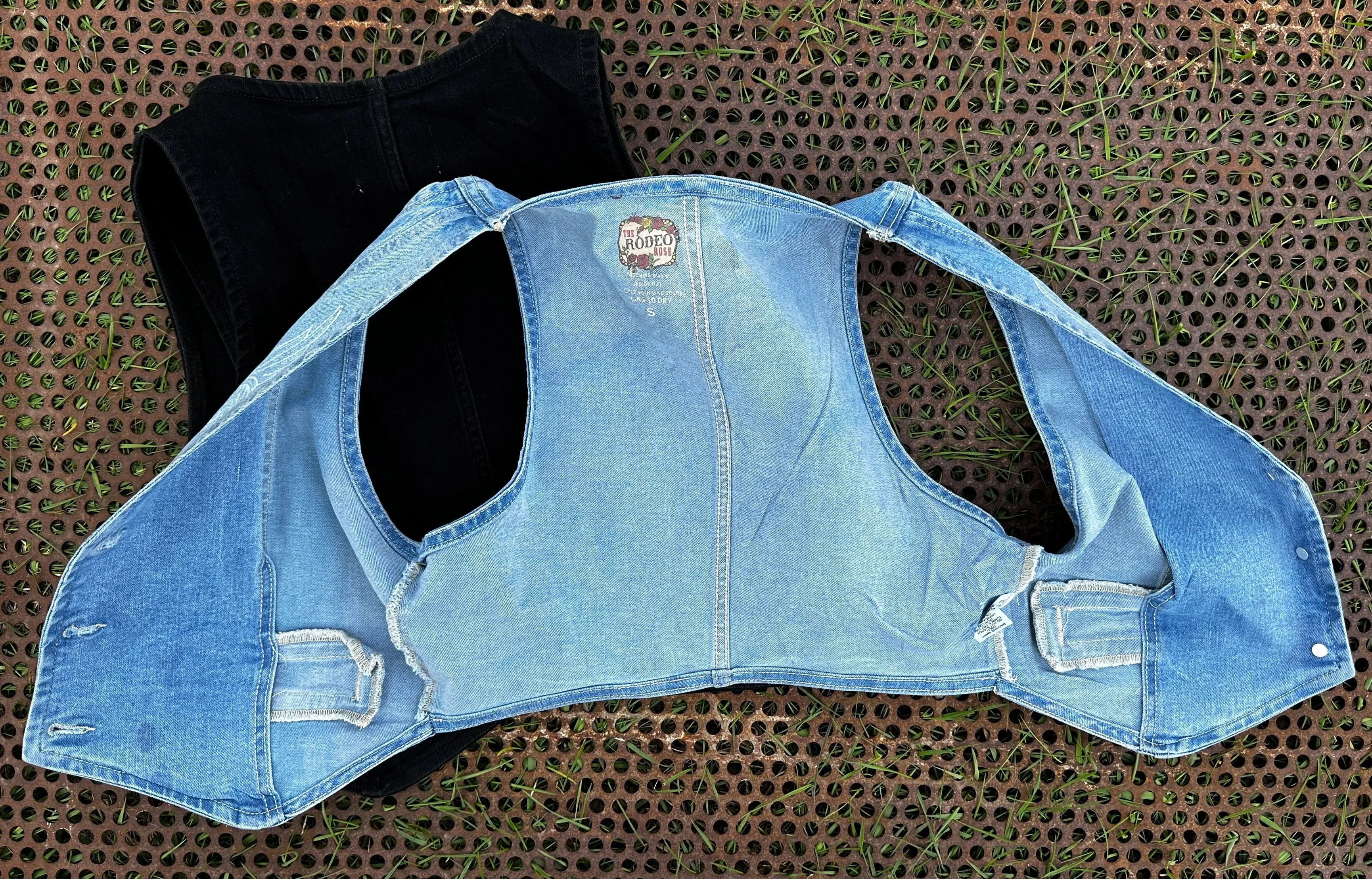CROPPED DENIM VEST (BLACK OR DENIM)