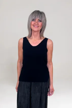 el2 Black Knitted Vest