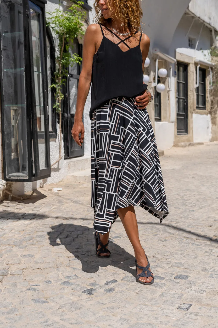 GNS Woman Black and White Patterned Asymmetric Cut Flared Skirt Bst3242 - Jackson