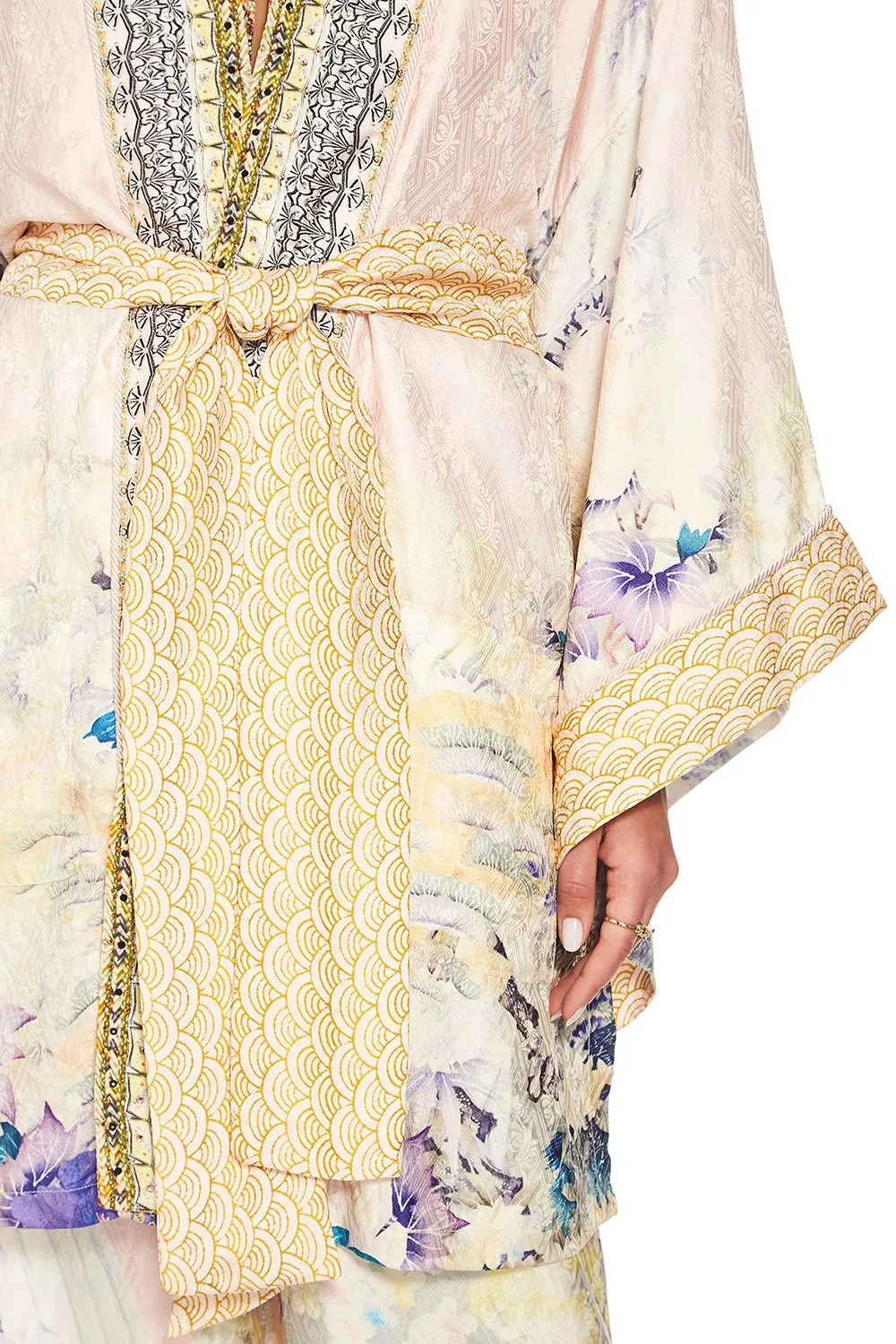KIMONO W/TIE BELT HARAJUKU HEIRESS