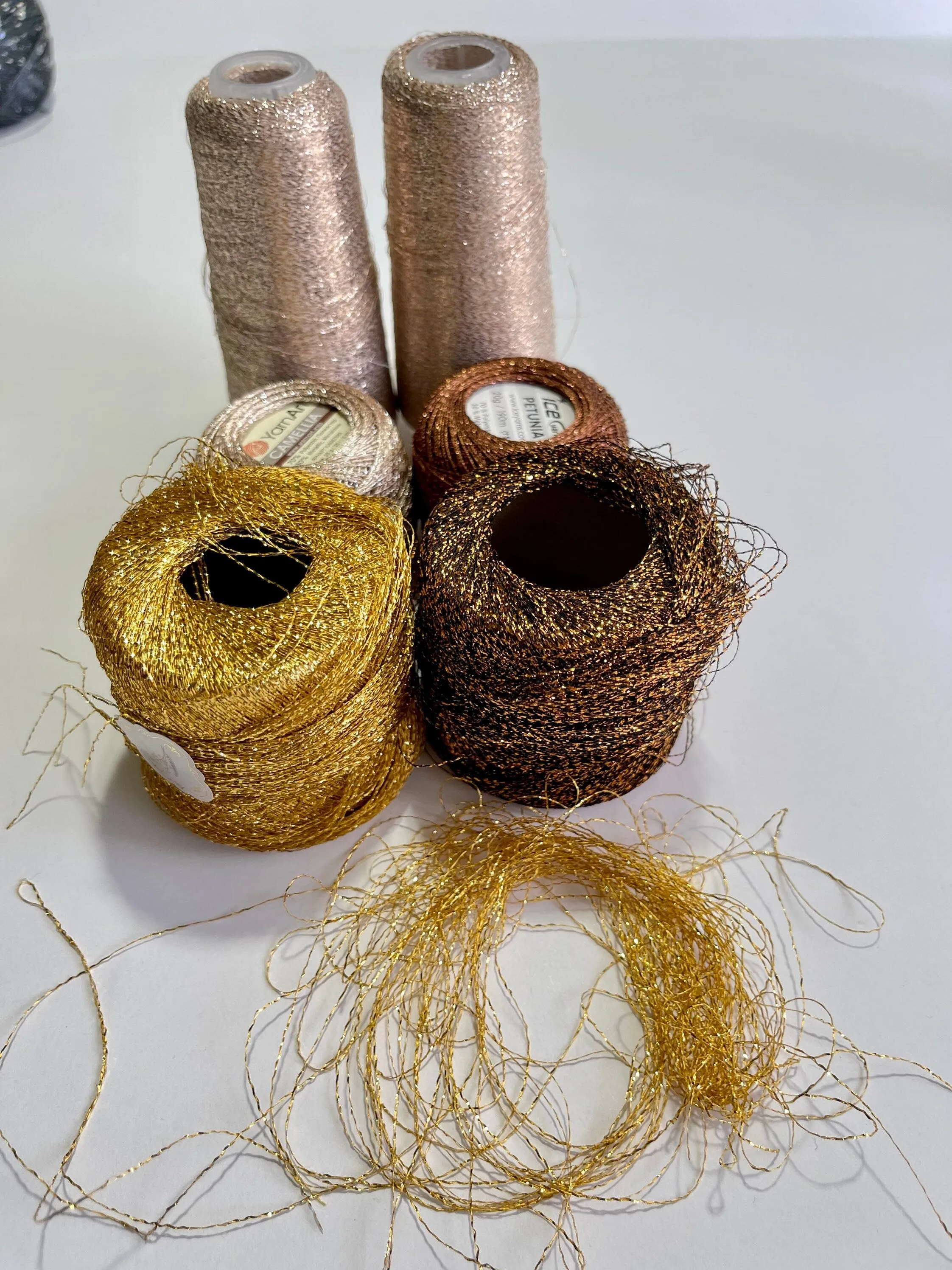 Lurex Yarn, Shining Glitter Metallic Knitting Yarn, Sparkle Thread for Felting, Knitting, Crochet, Scrapbooking, Junk Journals, Weaving