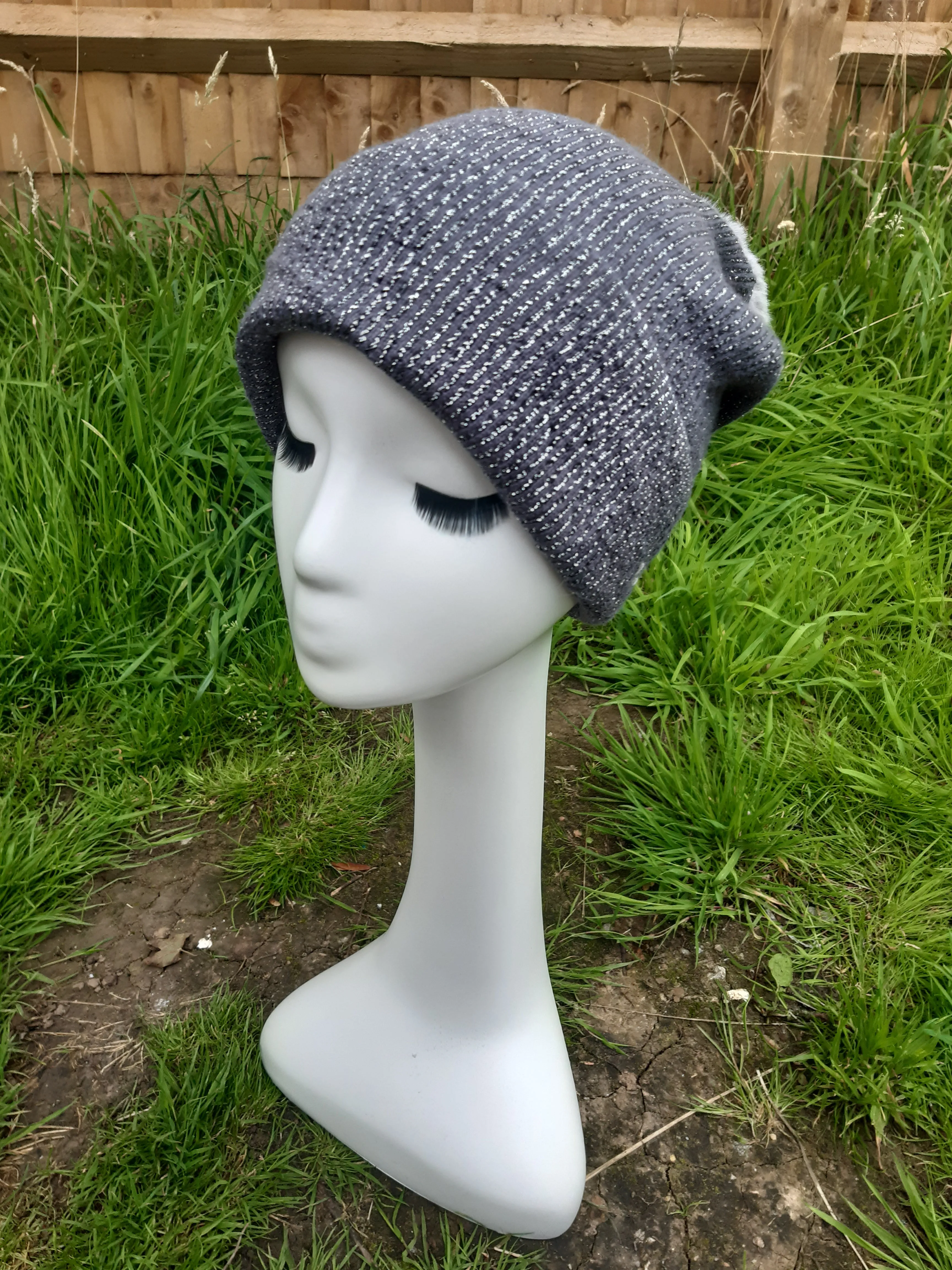 LYDIA - AW21 NEW SPARKLE STRIPES POM POM HAT HL21-C15