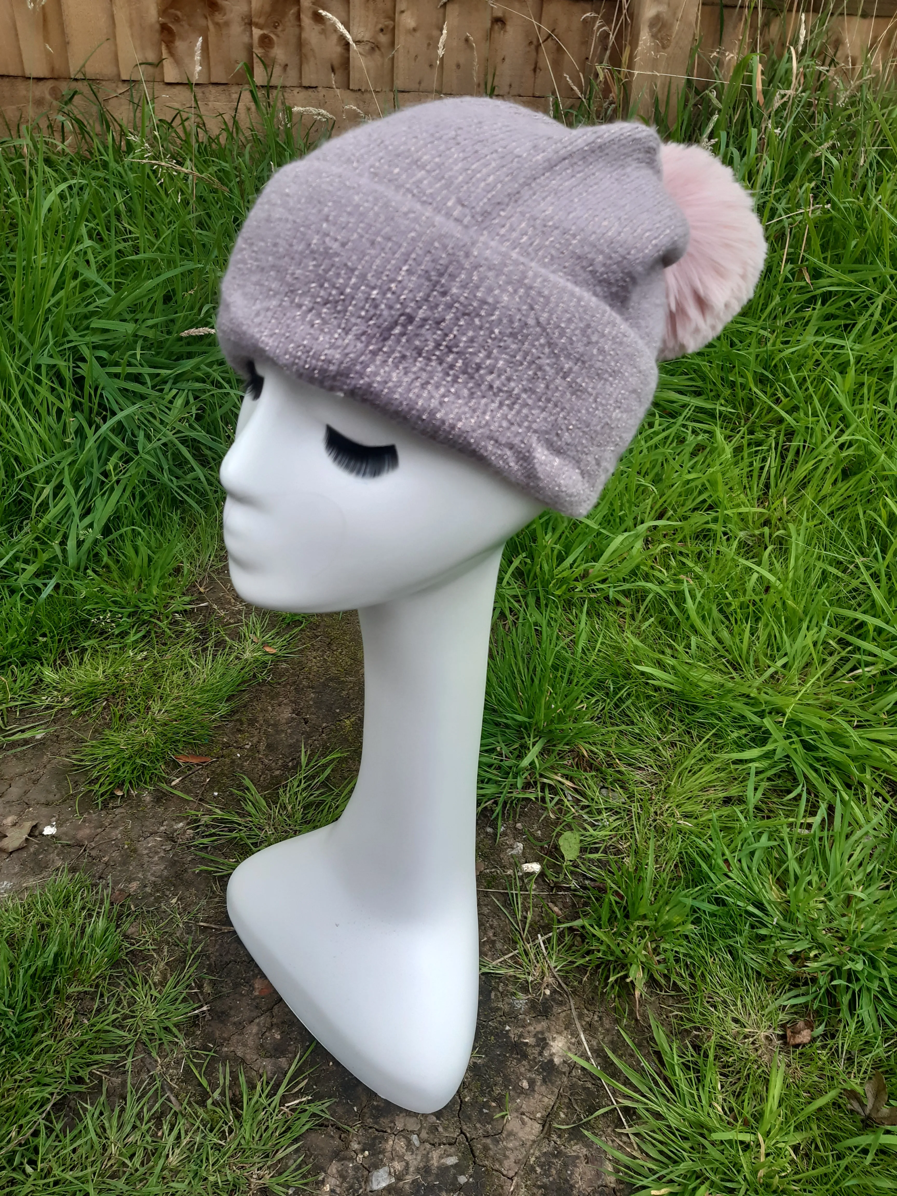 LYDIA - AW21 NEW SPARKLE STRIPES POM POM HAT HL21-C15