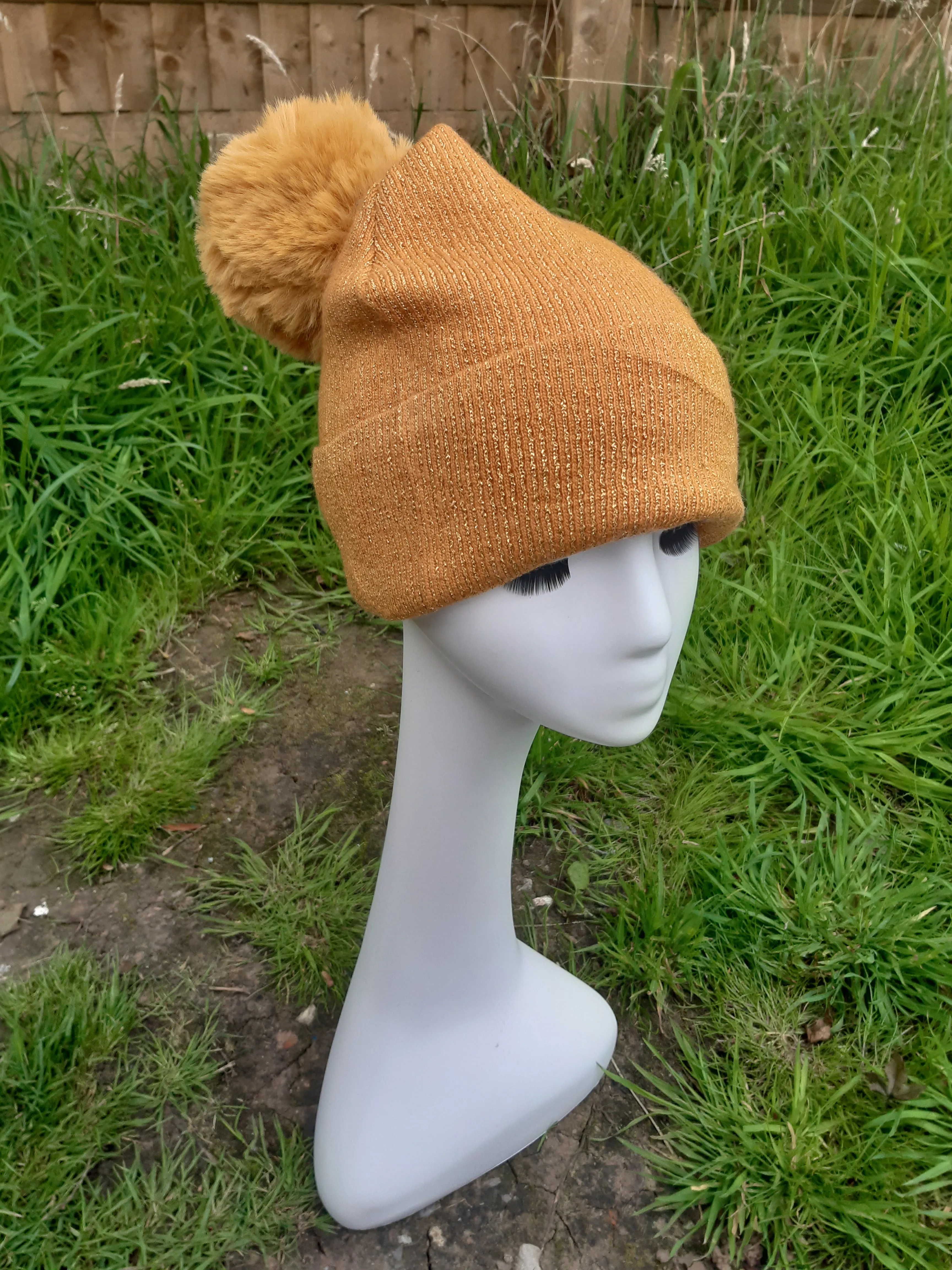 LYDIA - AW21 NEW SPARKLE STRIPES POM POM HAT HL21-C15