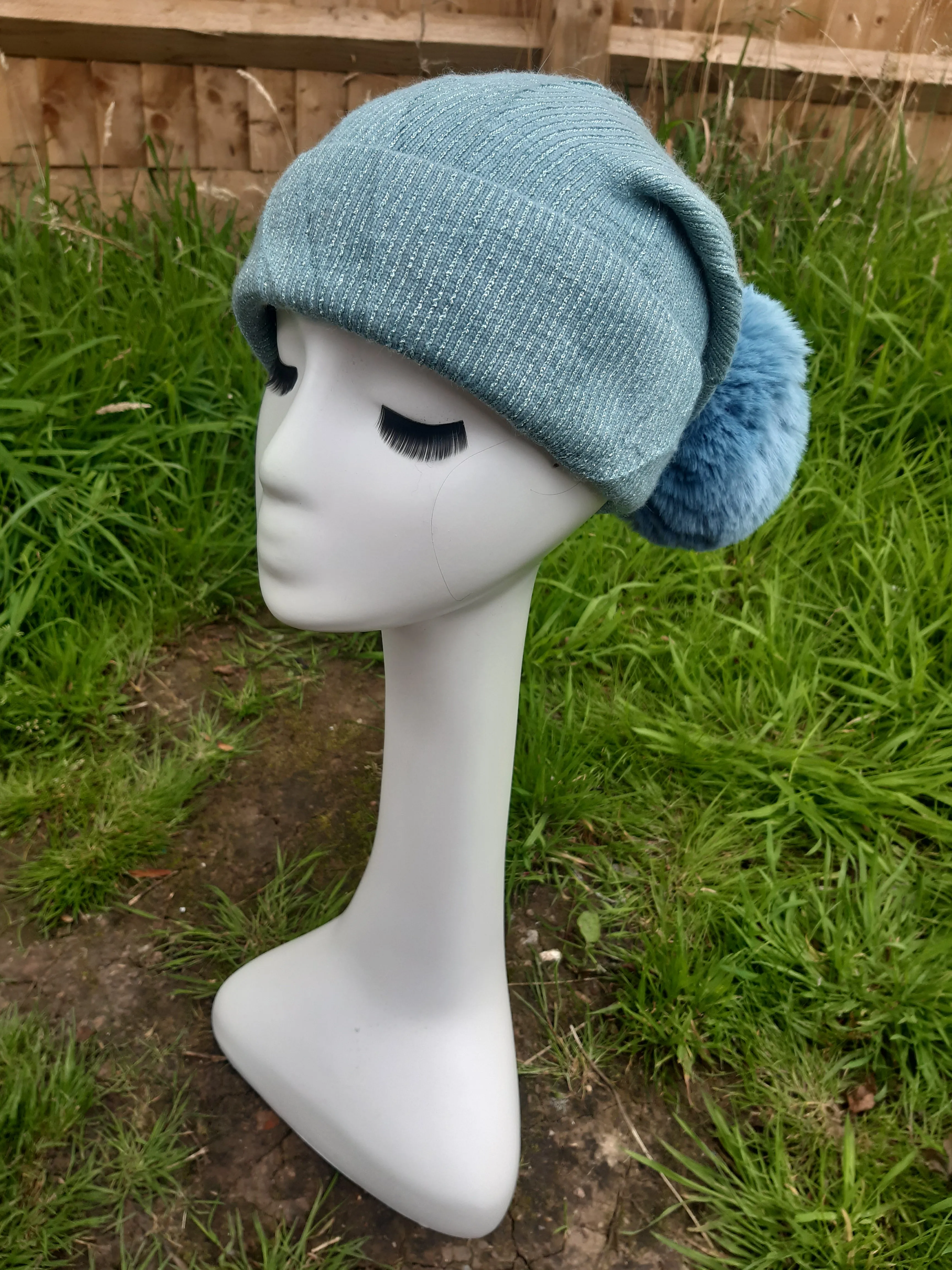 LYDIA - AW21 NEW SPARKLE STRIPES POM POM HAT HL21-C15