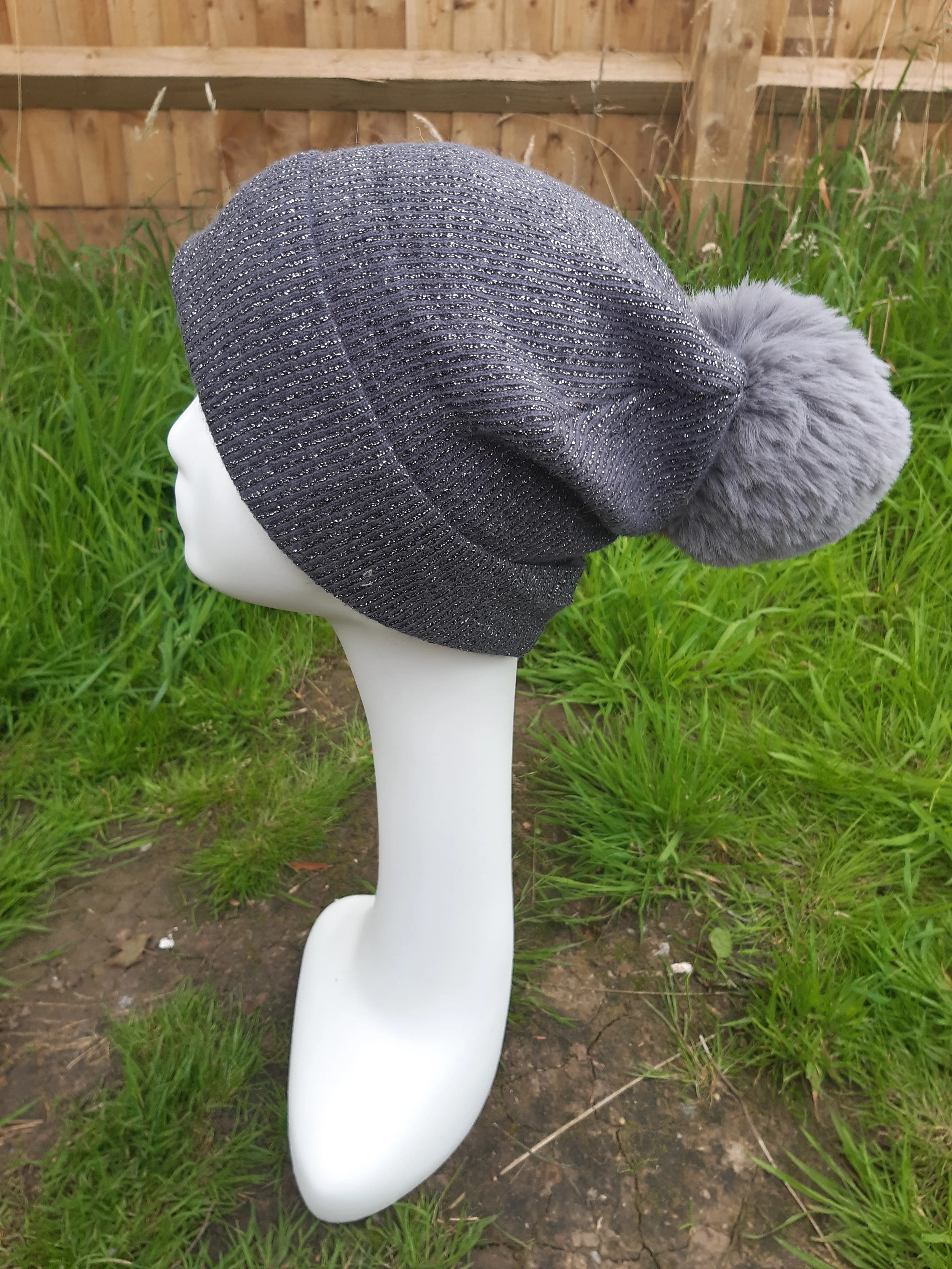 LYDIA - AW21 NEW SPARKLE STRIPES POM POM HAT HL21-C15