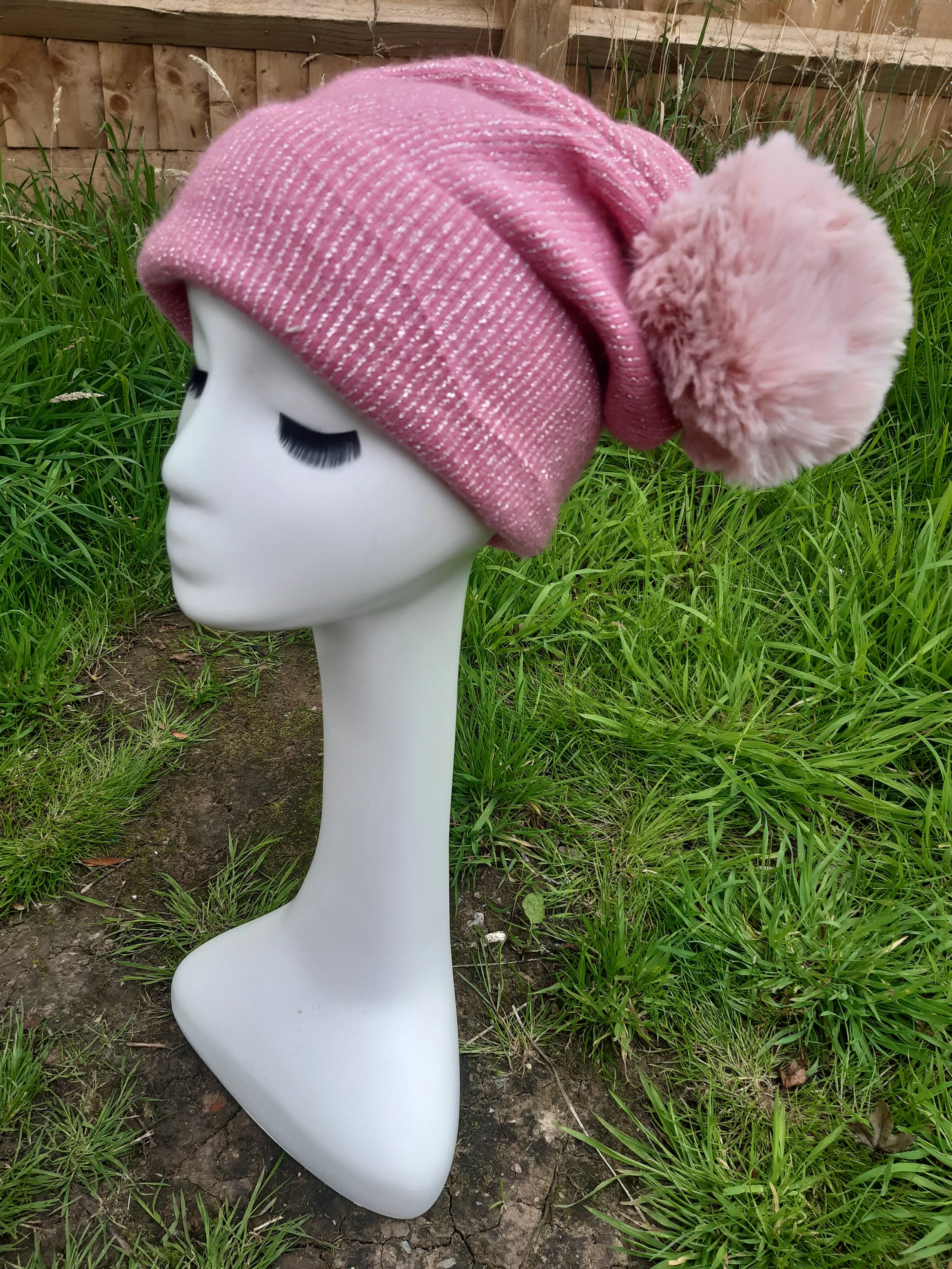 LYDIA - AW21 NEW SPARKLE STRIPES POM POM HAT HL21-C15