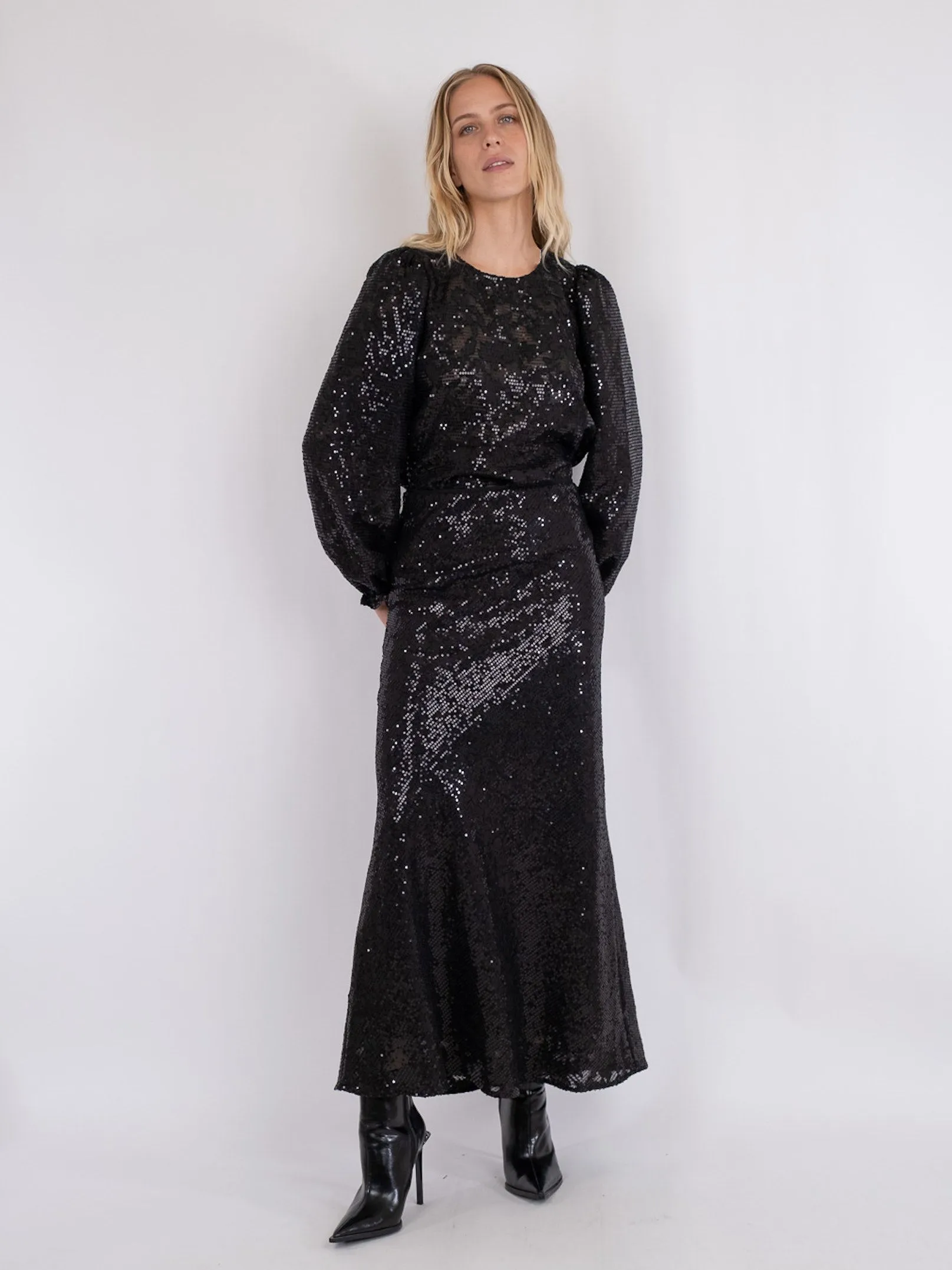 Neo Noir Vicky sequin skirt (black)