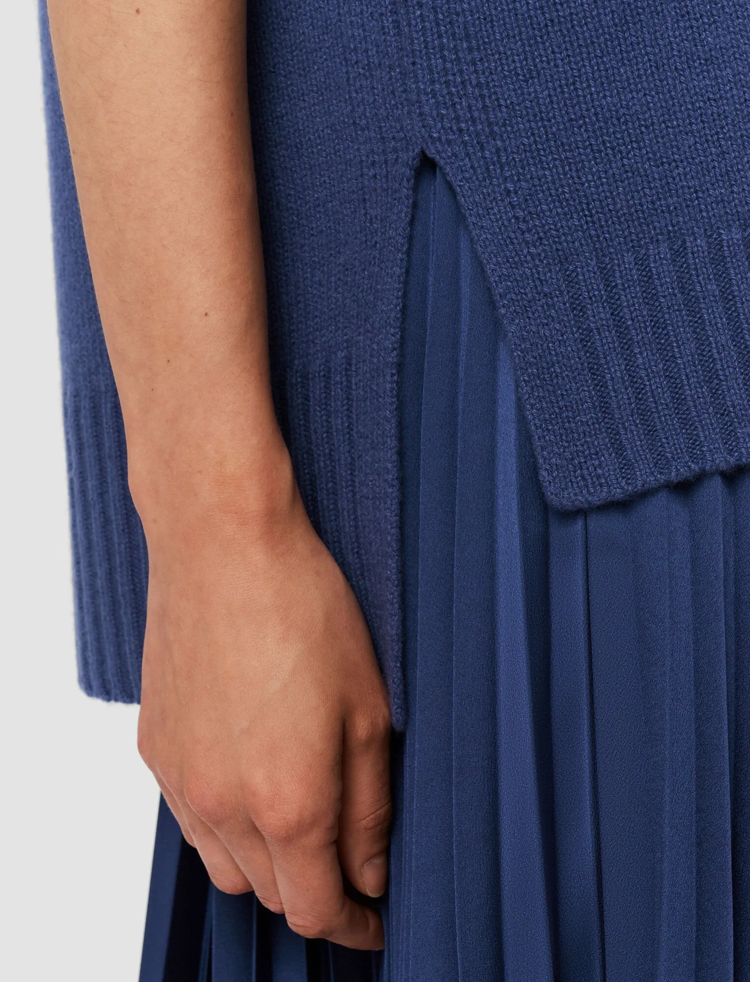 Open Cashmere Vest Harbour