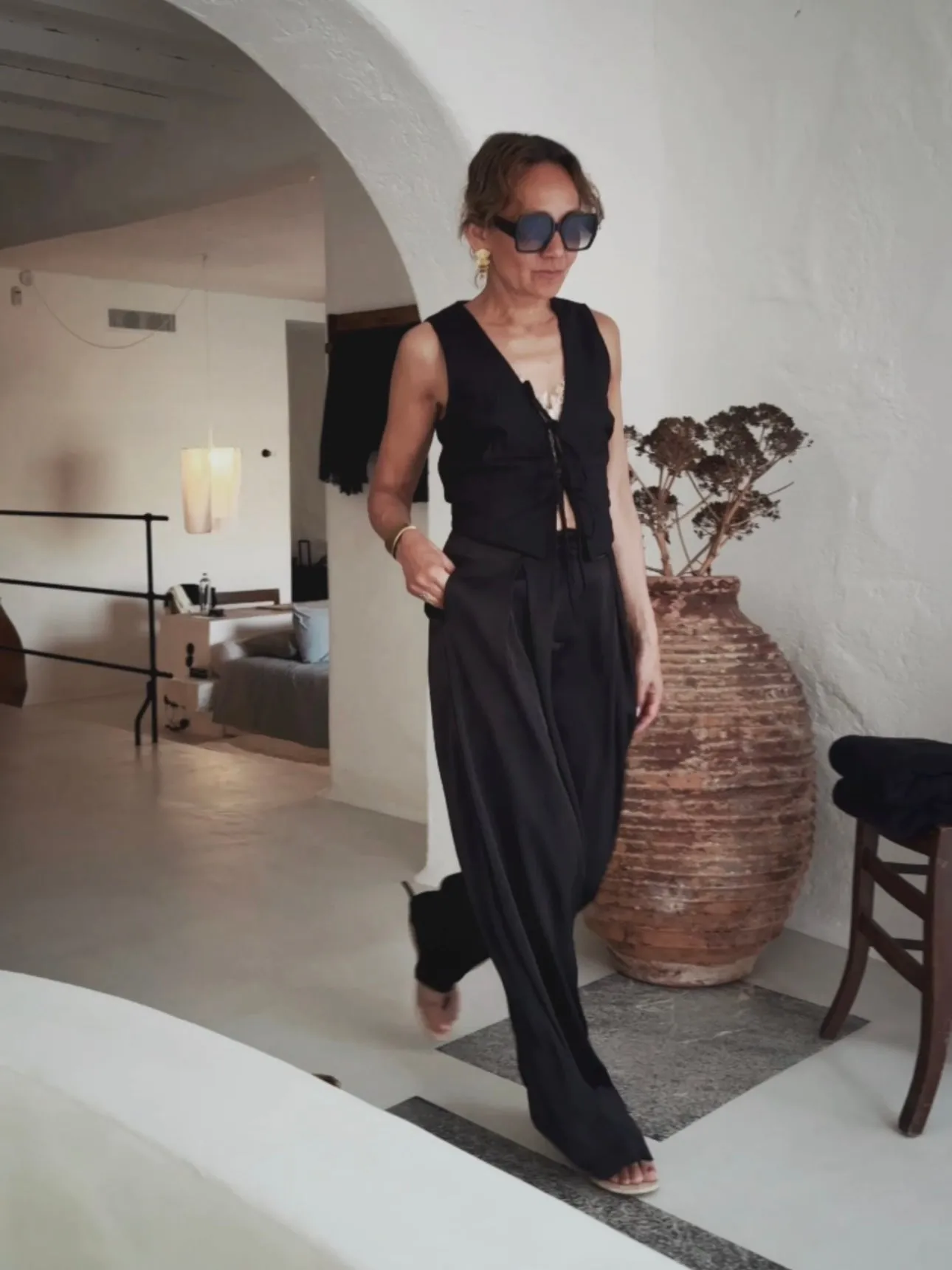 TIE VEST - BLACK