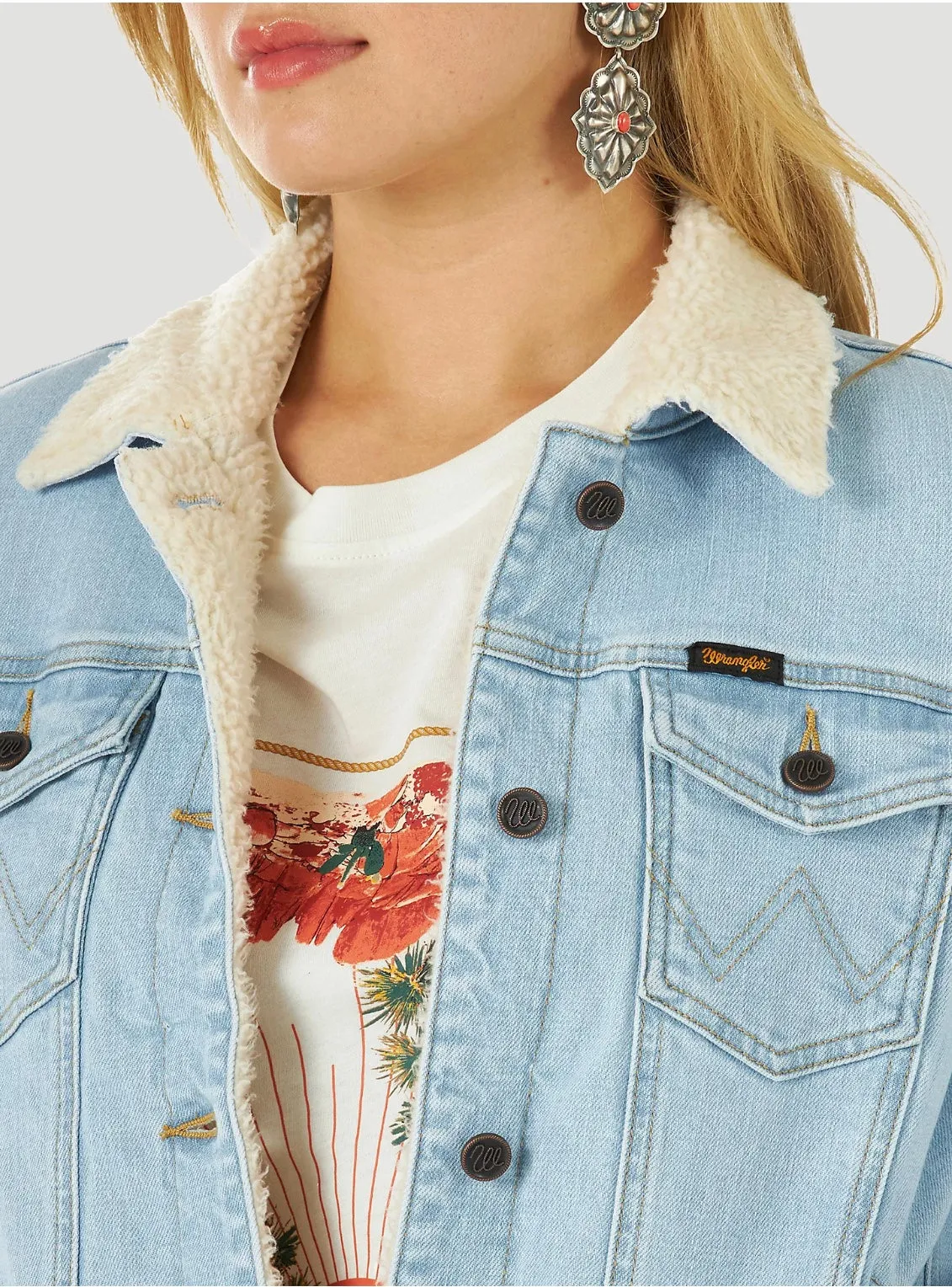 Women’s Wrangler Retro® Sherpa Lined Western Denim Jacket In Bleached Denim